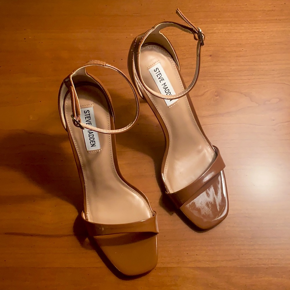 Steve Madden Kassandra in Cognac Patent, size 9
